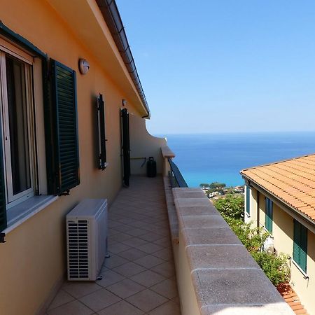 Chic Apartment In Parghelia Italy Exteriör bild