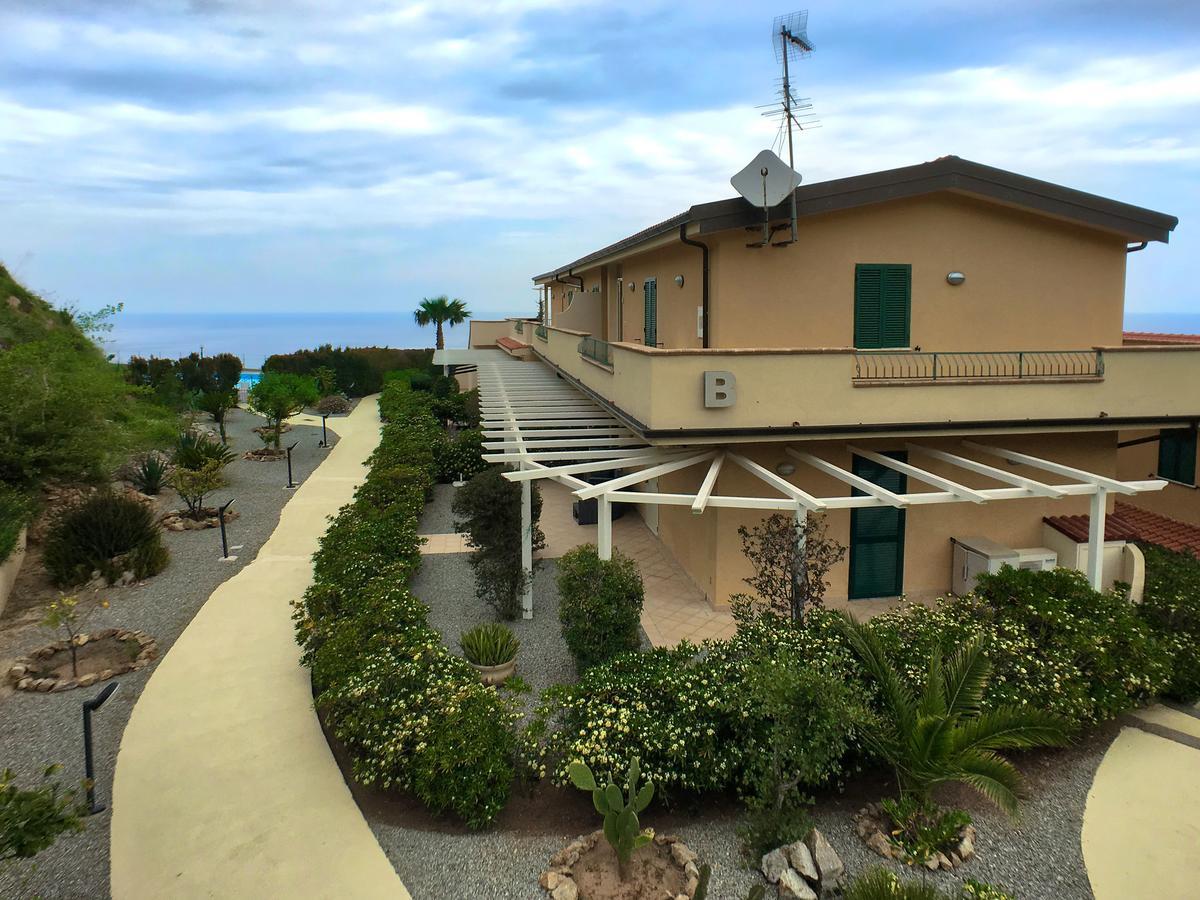 Chic Apartment In Parghelia Italy Exteriör bild
